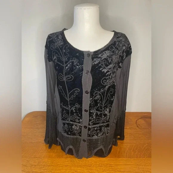 Black Long Sleeve Bell Sleeve Whimsigoth Moody Dark Boho Embroidered Fairy Witch - Picture 1 of 16